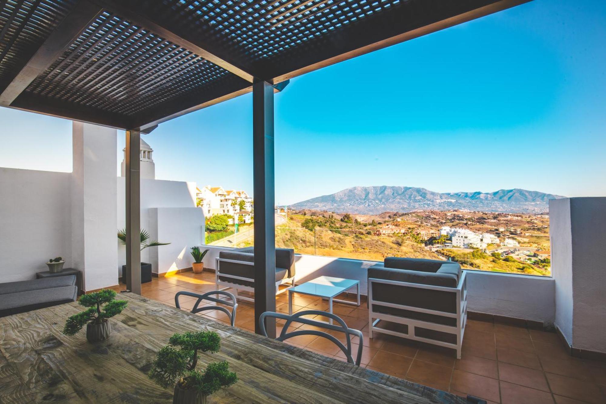Penthouse Golfview,mountain Ans Seaview Appartement